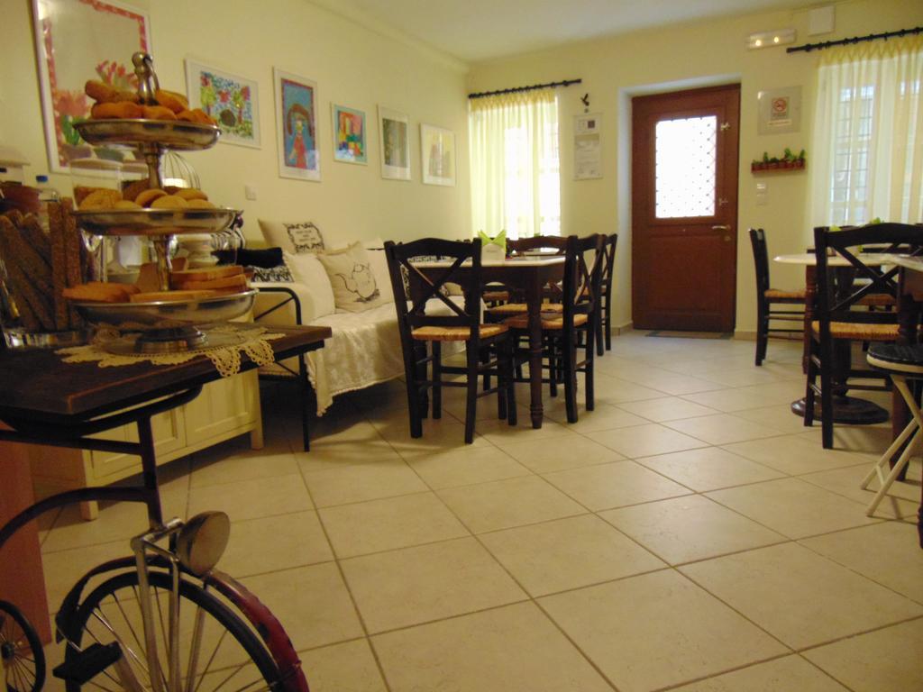 Antouanetta Apartments Ermoupoli Buitenkant foto