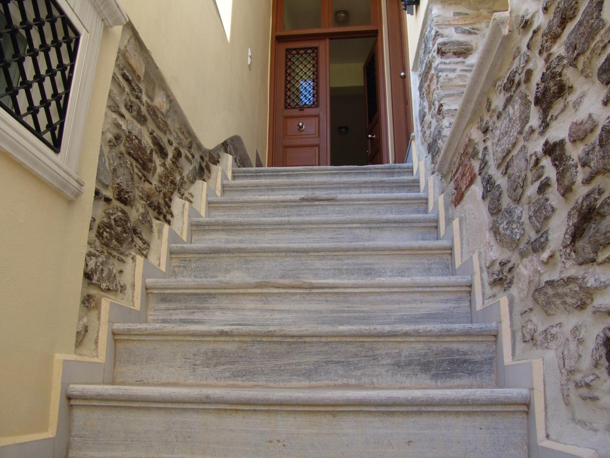 Antouanetta Apartments Ermoupoli Buitenkant foto