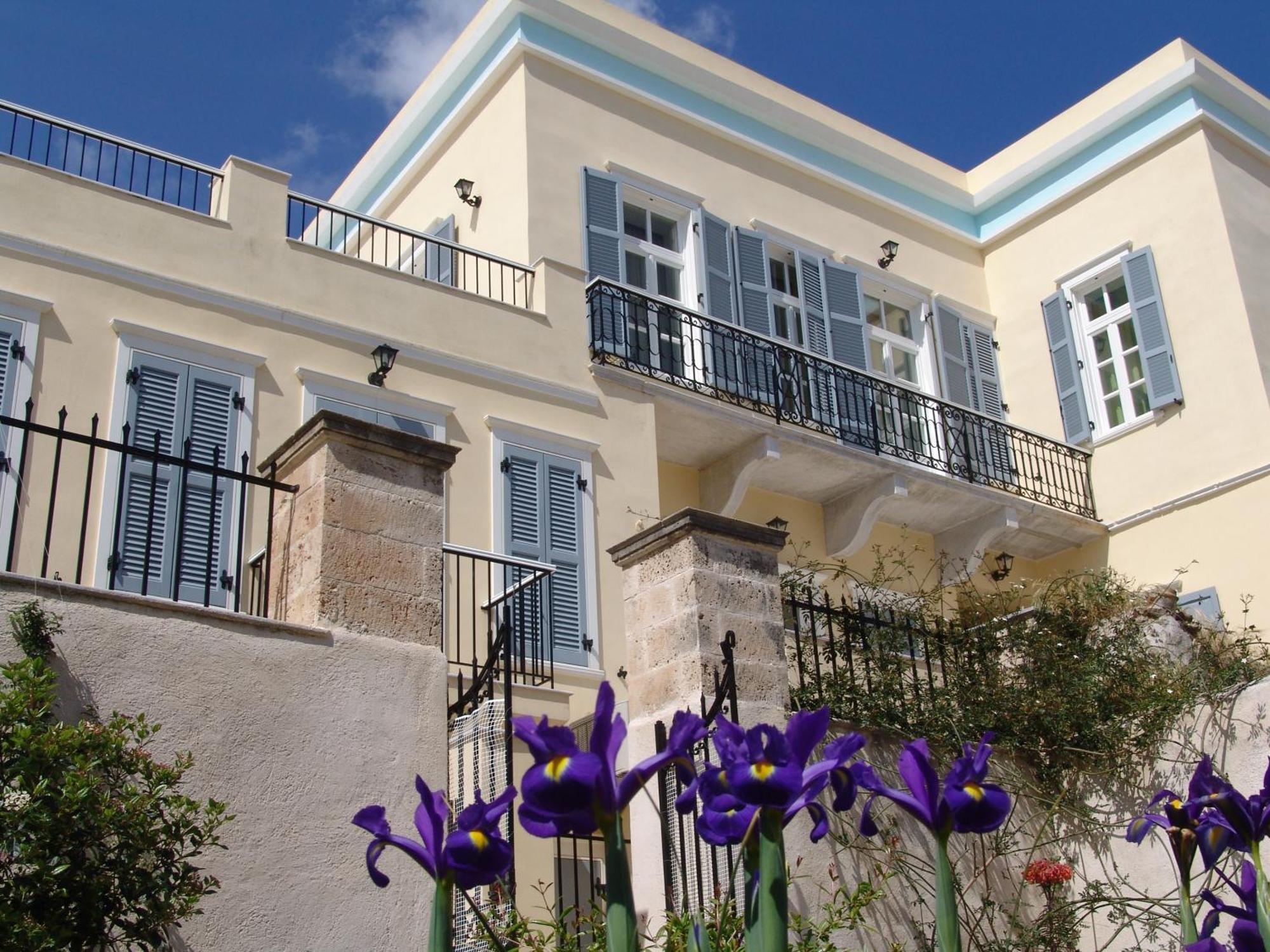 Antouanetta Apartments Ermoupoli Buitenkant foto