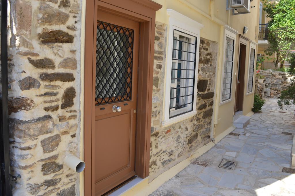 Antouanetta Apartments Ermoupoli Buitenkant foto